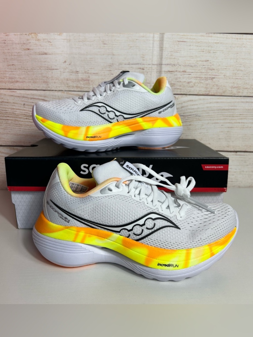 Saucony Women's White & Neon Yellow Incredirun Athletic Running Shoes - Picture 3 of 10
